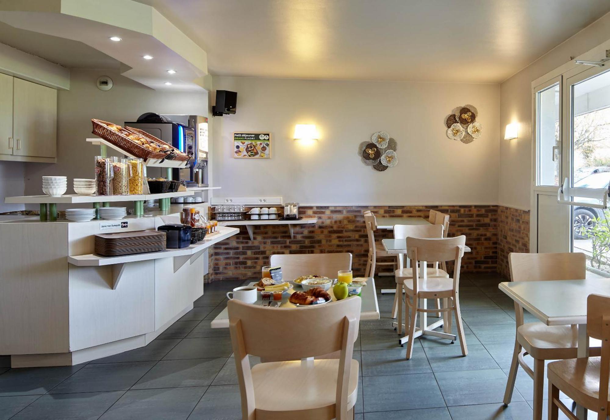 B&B Hotel Saclay Eksteriør billede