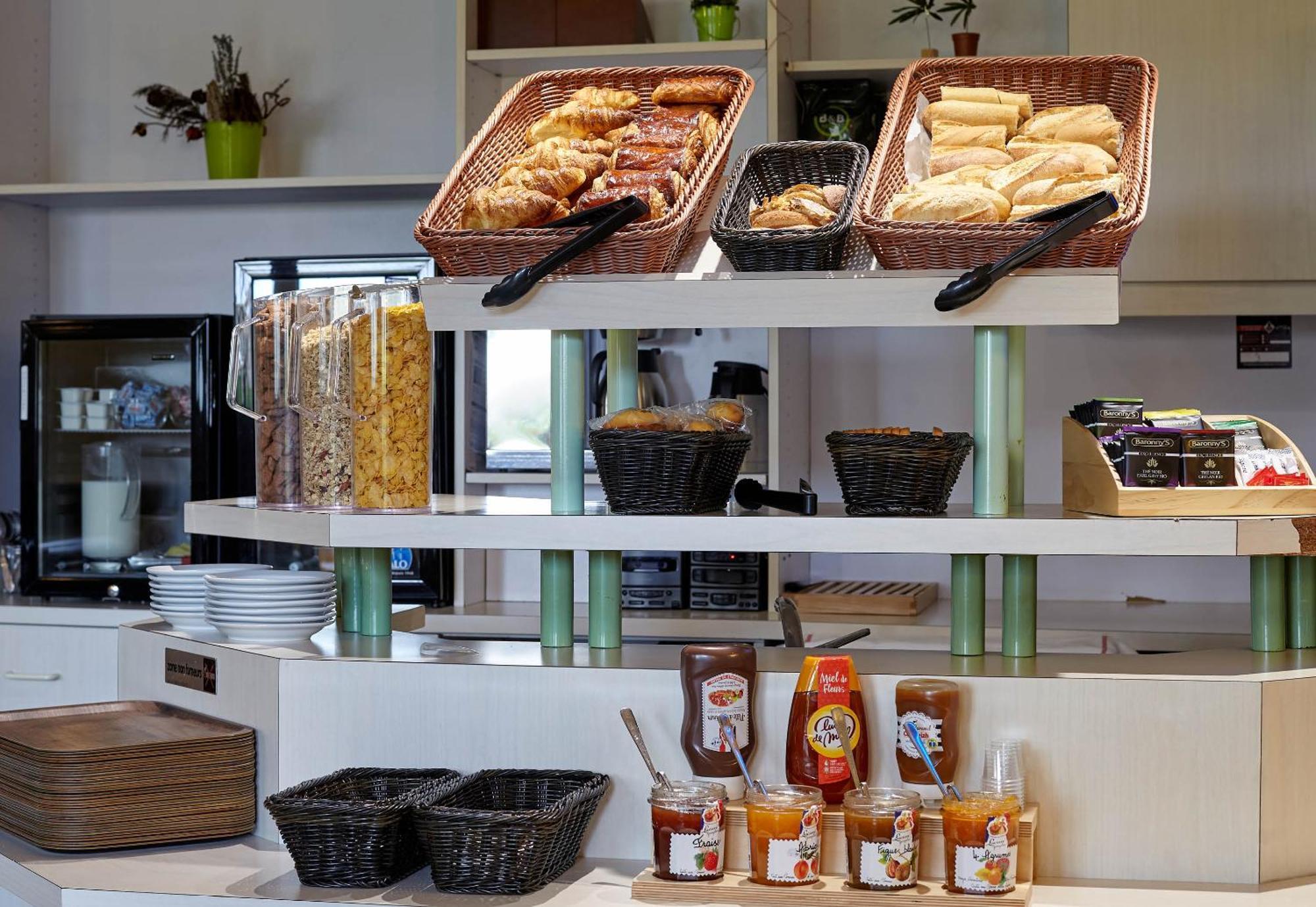 B&B Hotel Saclay Eksteriør billede